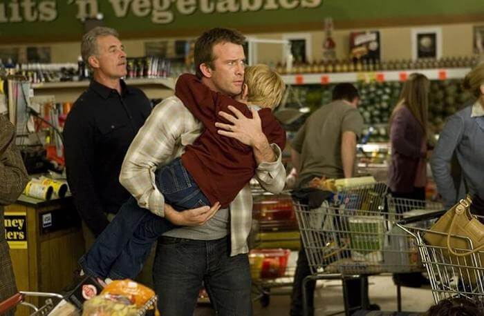 The mist 2007 movie store scene